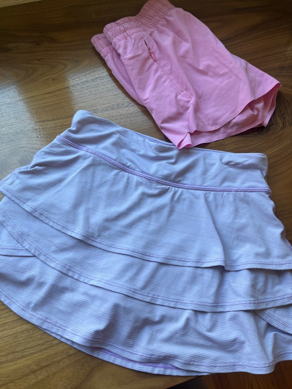 Athleta Girls Lot of 2 items.Lilac swing skort & 2.5 “heart the hustle” pk short